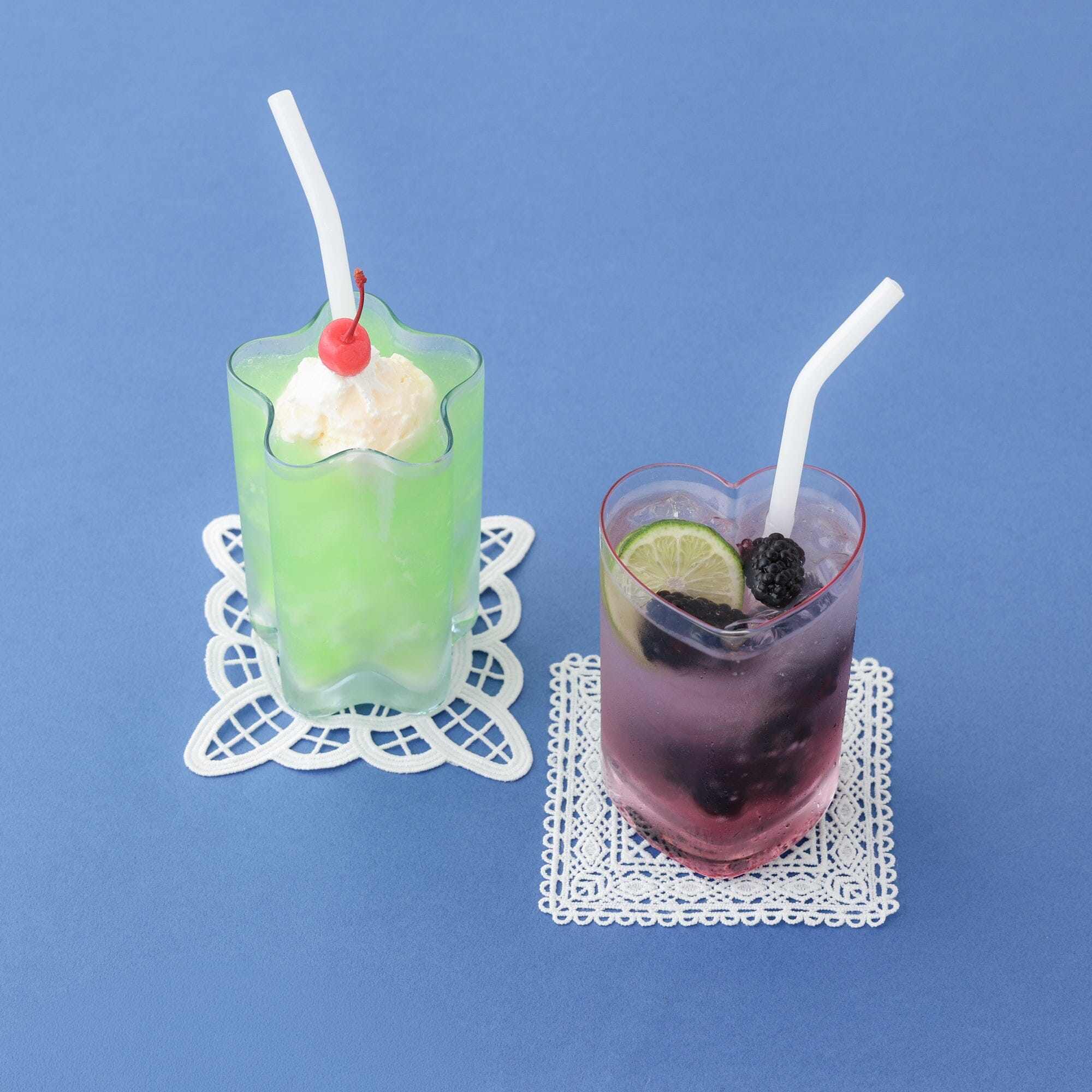 Heart-Shaped Glass Tumbler With Straw Pink