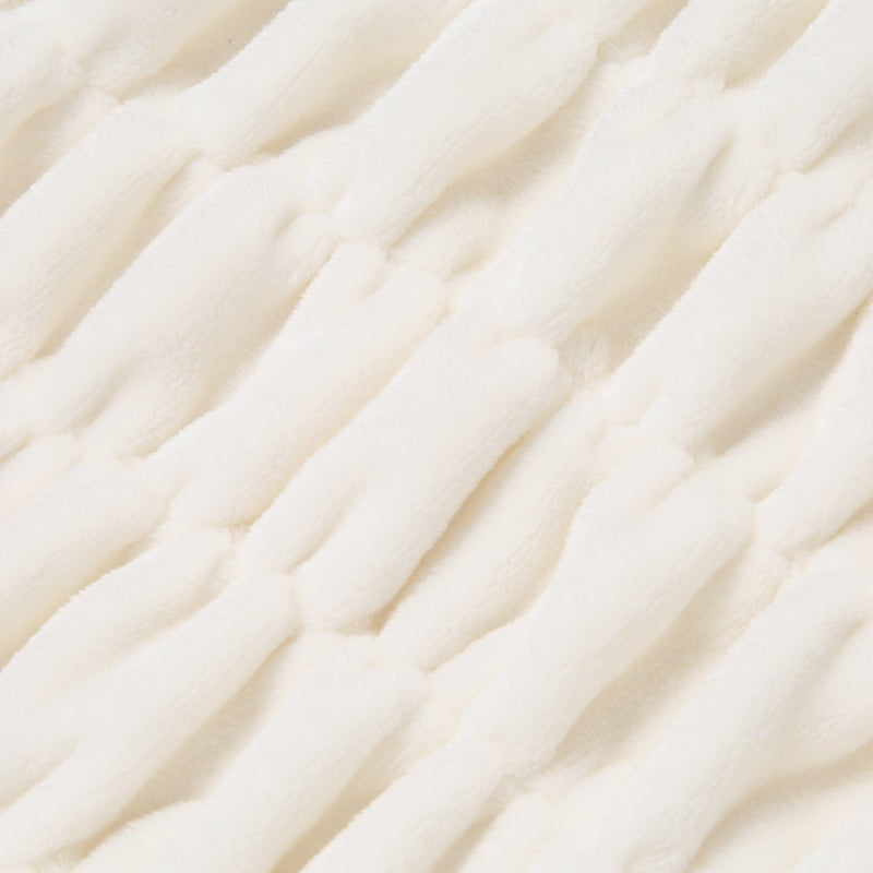 Fluffy Ripple Throw  1500 X 800 Ivory