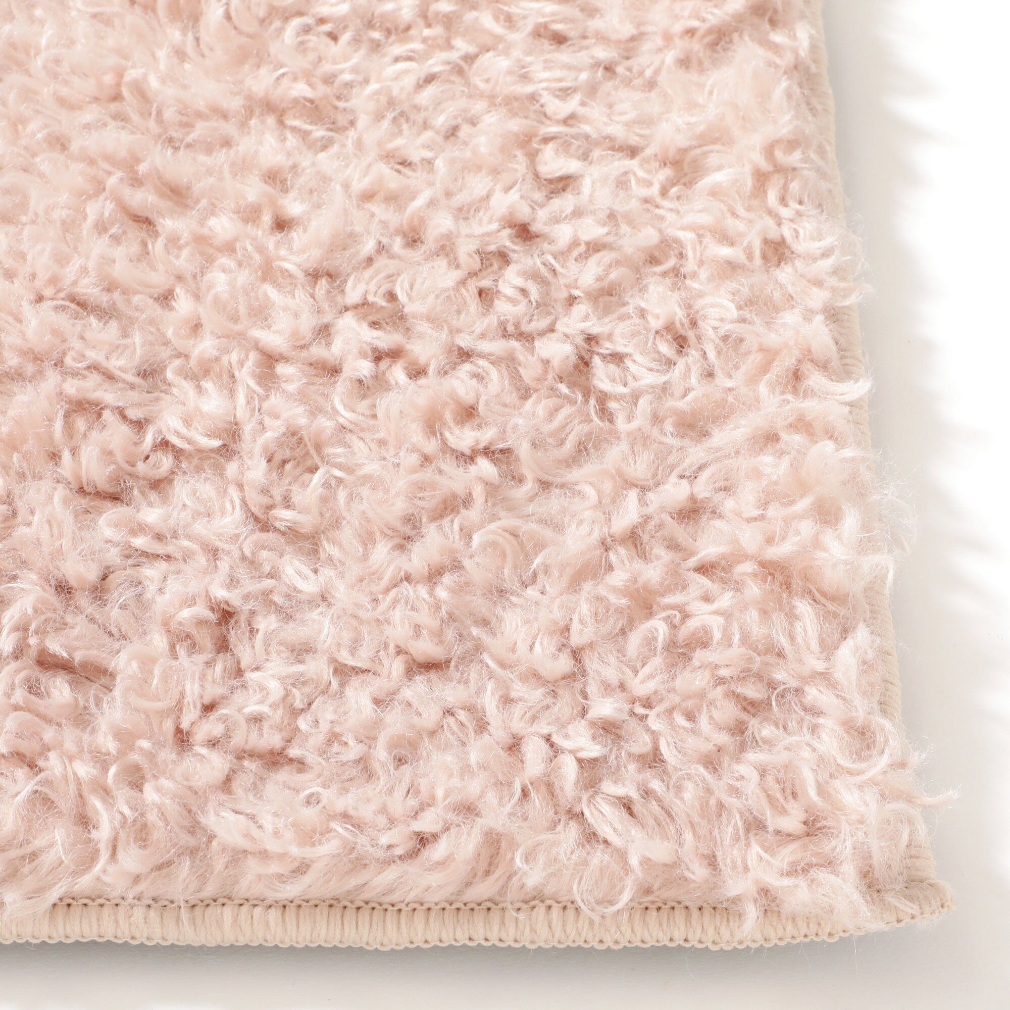 Curlfur Rug Small 1400×1000 Pink