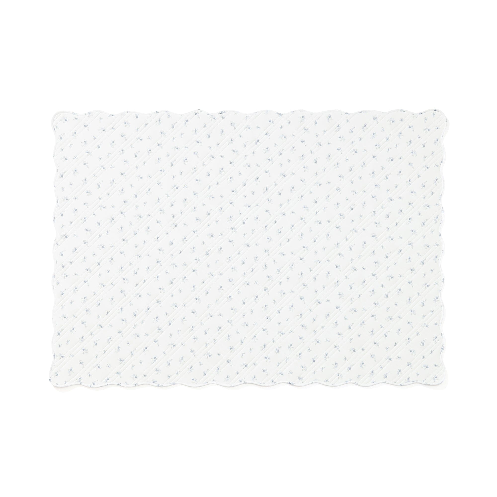 Cool Quilt Rug Scallop Medium Light Blue