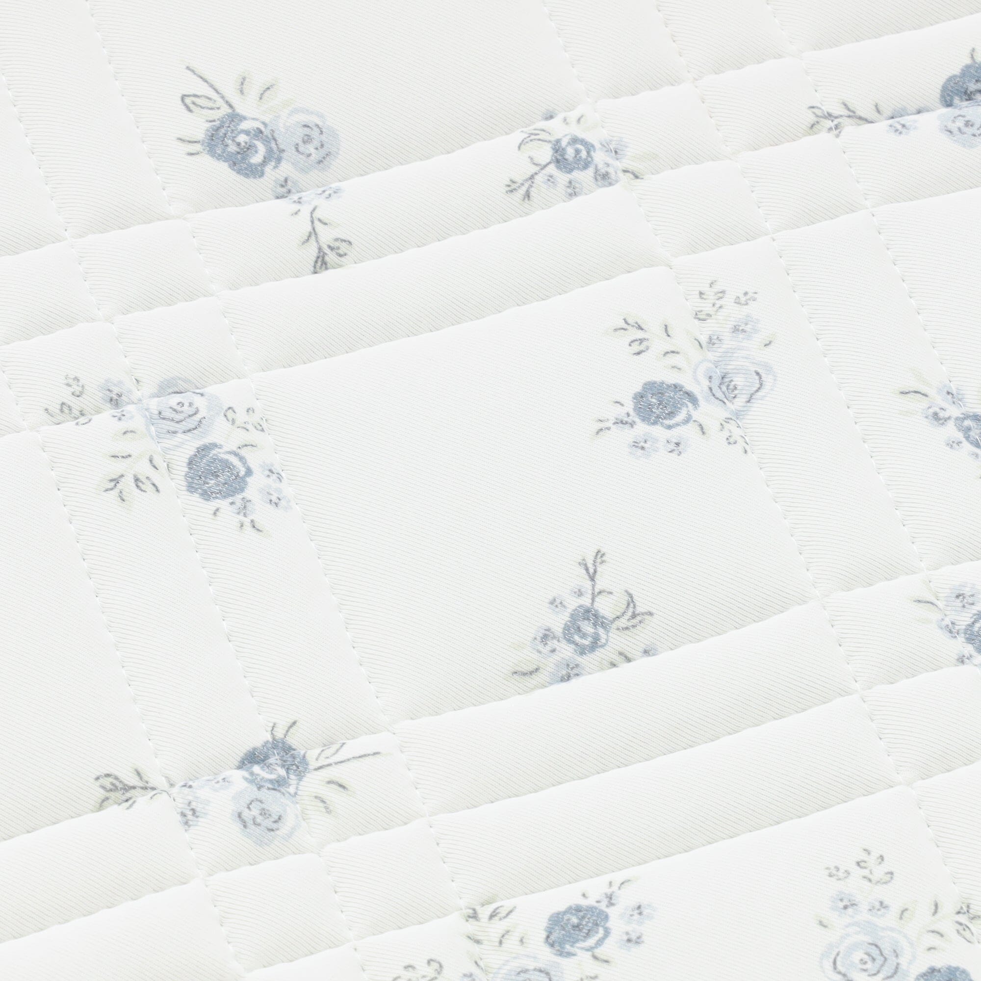Cool Quilt Rug Scallop Medium Light Blue