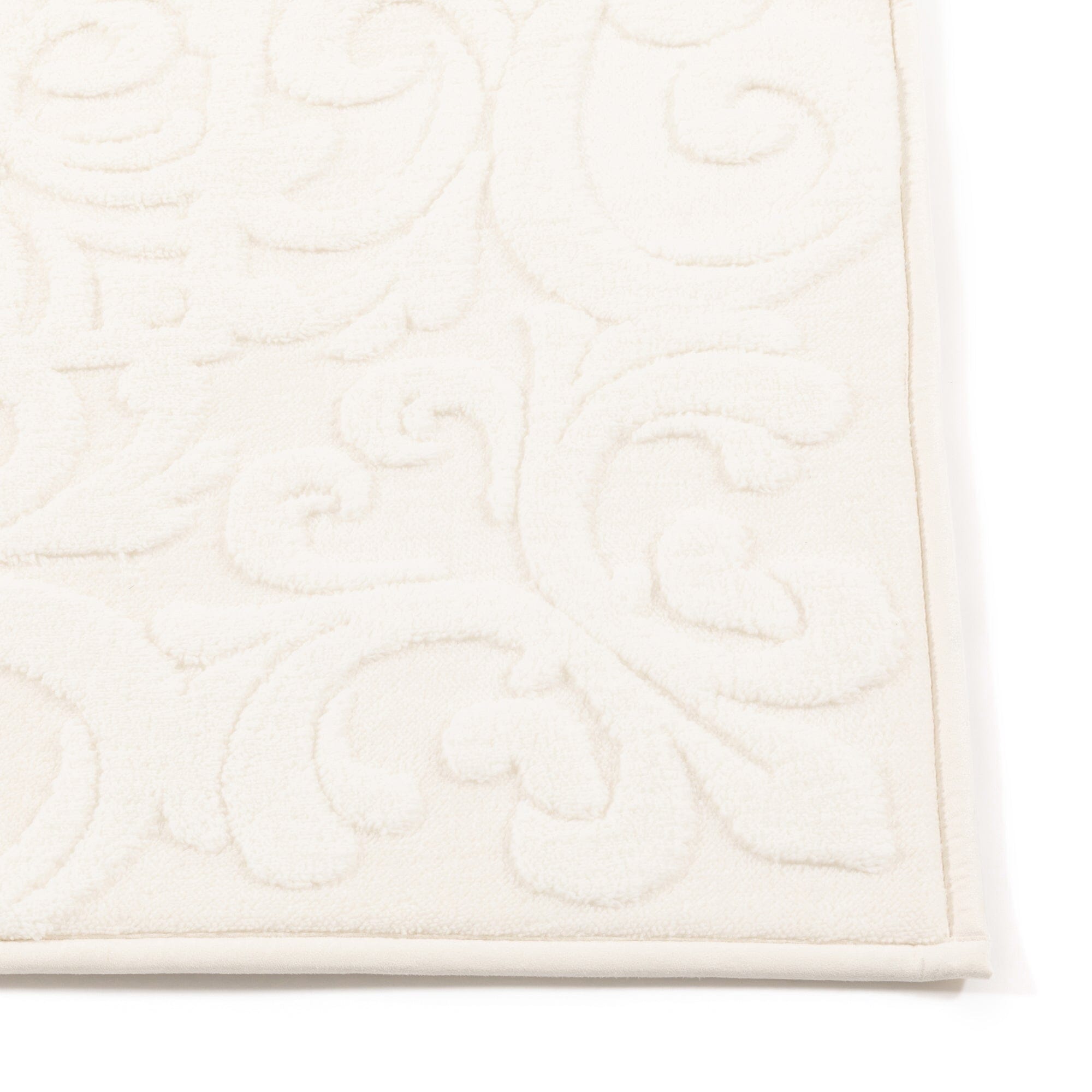 Elfia Hot Carpet Rug M 1900 X 1400 Ivory X White