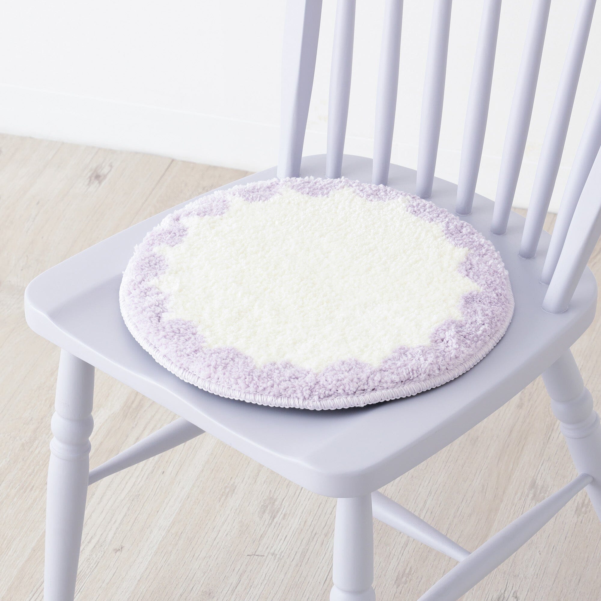 Scallop Frame Chair Pad Φ360 Light Purple X Ivory