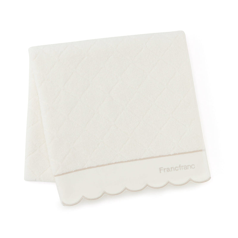 Antibacterial And Deodorizing Quilted Scallop Bath Towel, Ivory