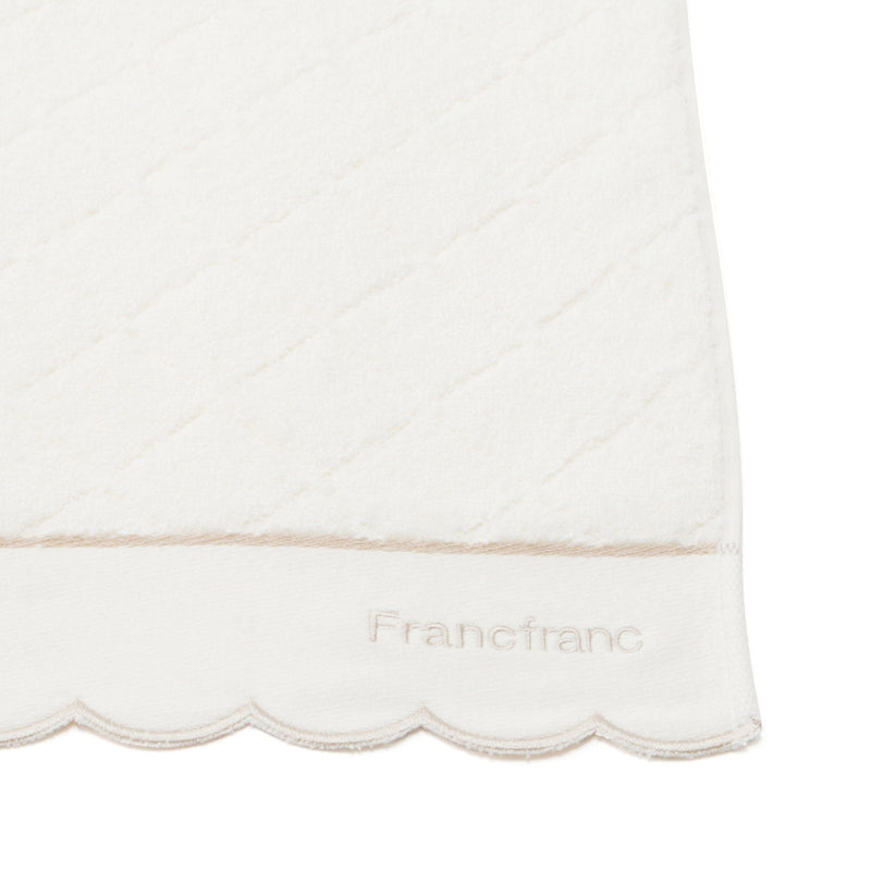 Antibacterial And Deodorizing Quilted Scallop Bath Towel, Ivory