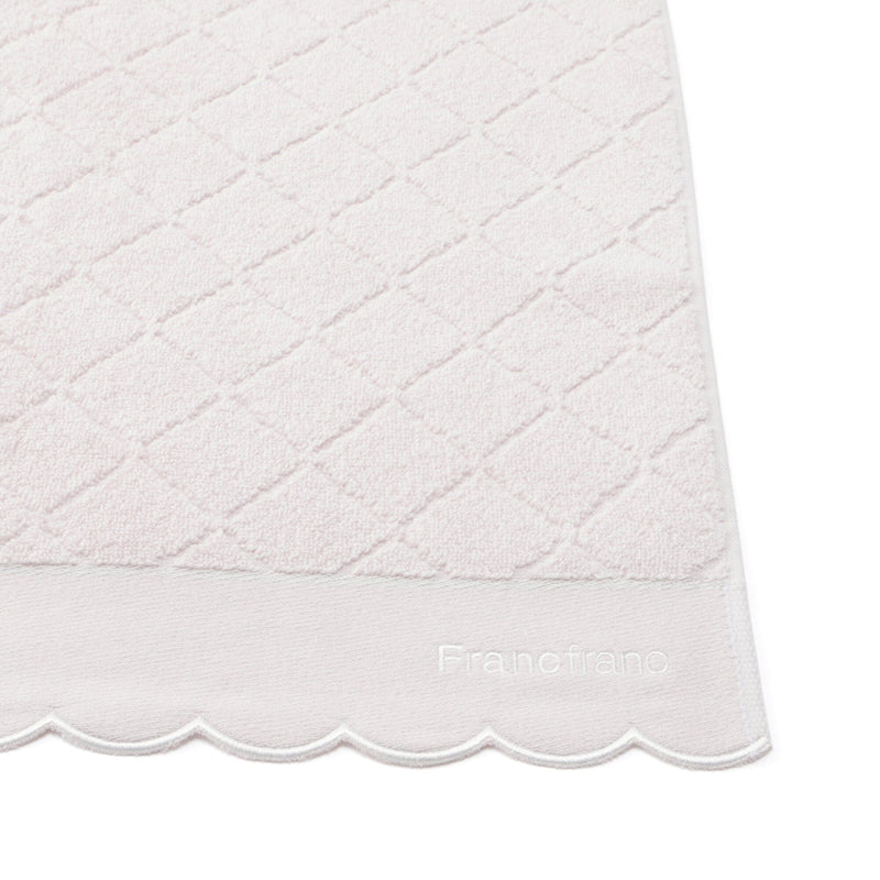 Antibacterial And Deodorizing Quilted Scallop Bath Towel, Pink