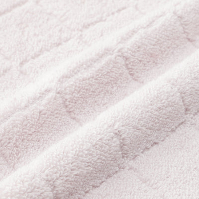 Antibacterial And Deodorizing Quilted Scallop Bath Towel, Pink