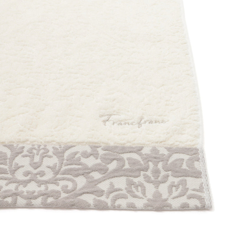 Antibacterial And Deodorizing Acanthus Bath Towel, Ivory