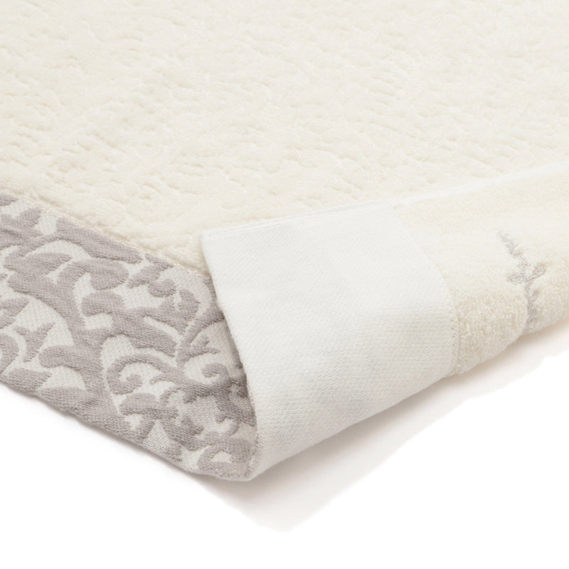 Antibacterial And Deodorizing Acanthus Bath Towel, Ivory