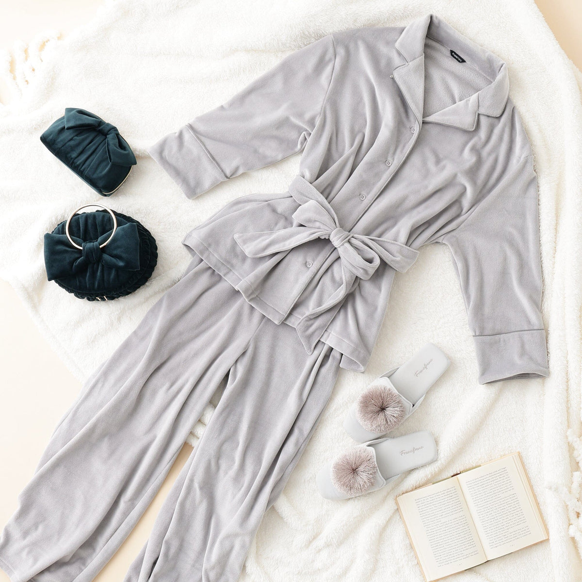 Round Tassel Room Shoes Light Gray