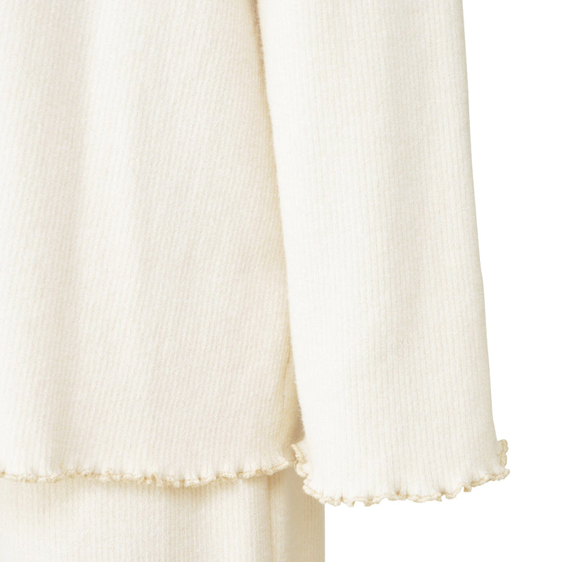 Fur vest and hyaluronic acid pajamas, ivory