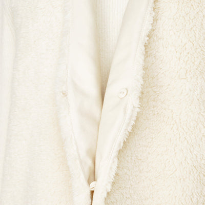 Fur vest and hyaluronic acid pajamas, ivory