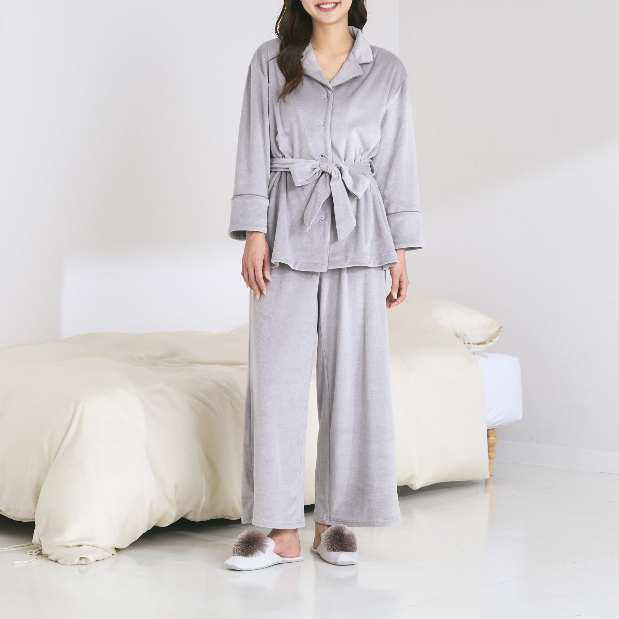 HYALURONIC 彈性天鵝絨睡衣 灰色