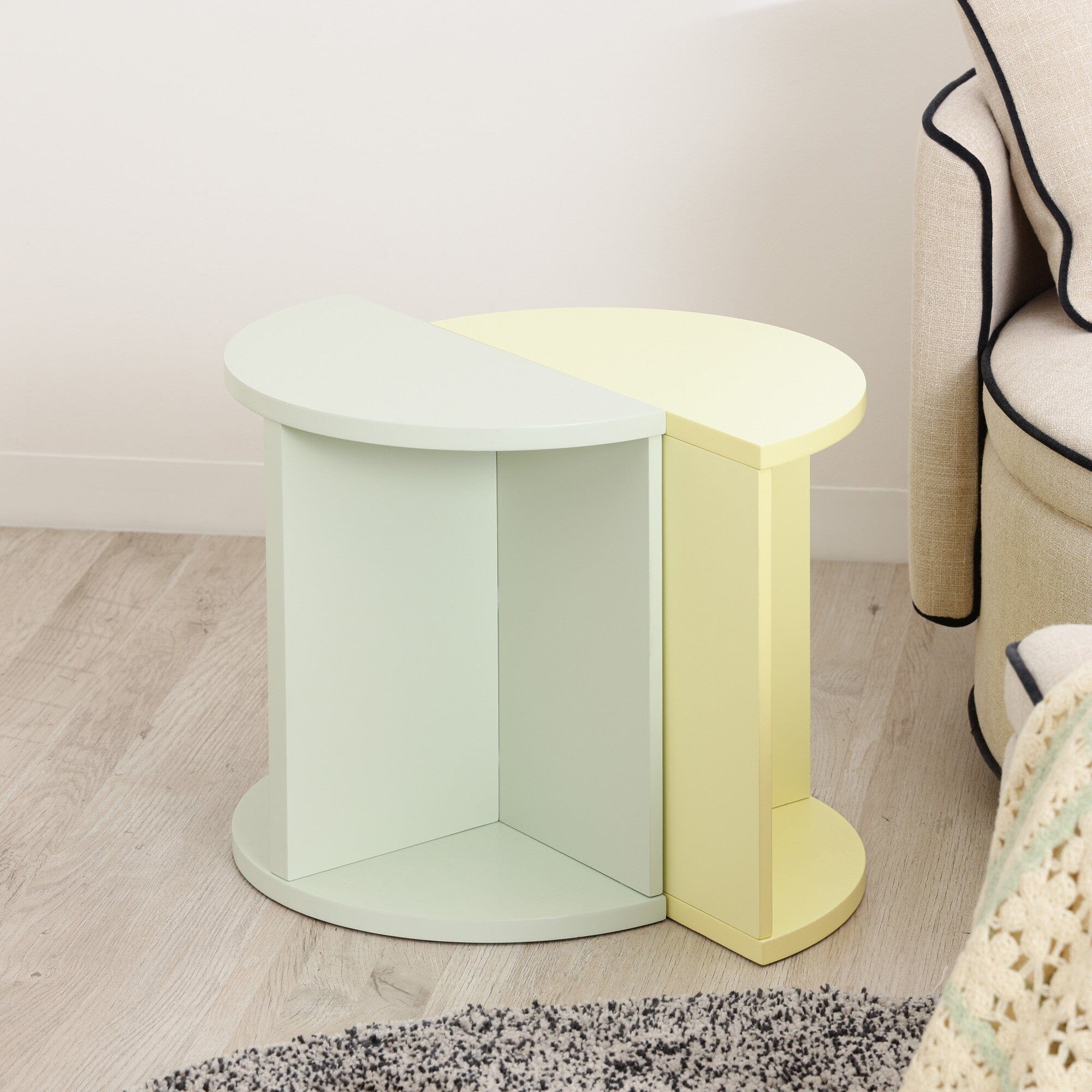 Lunette Side Table Low Light Green