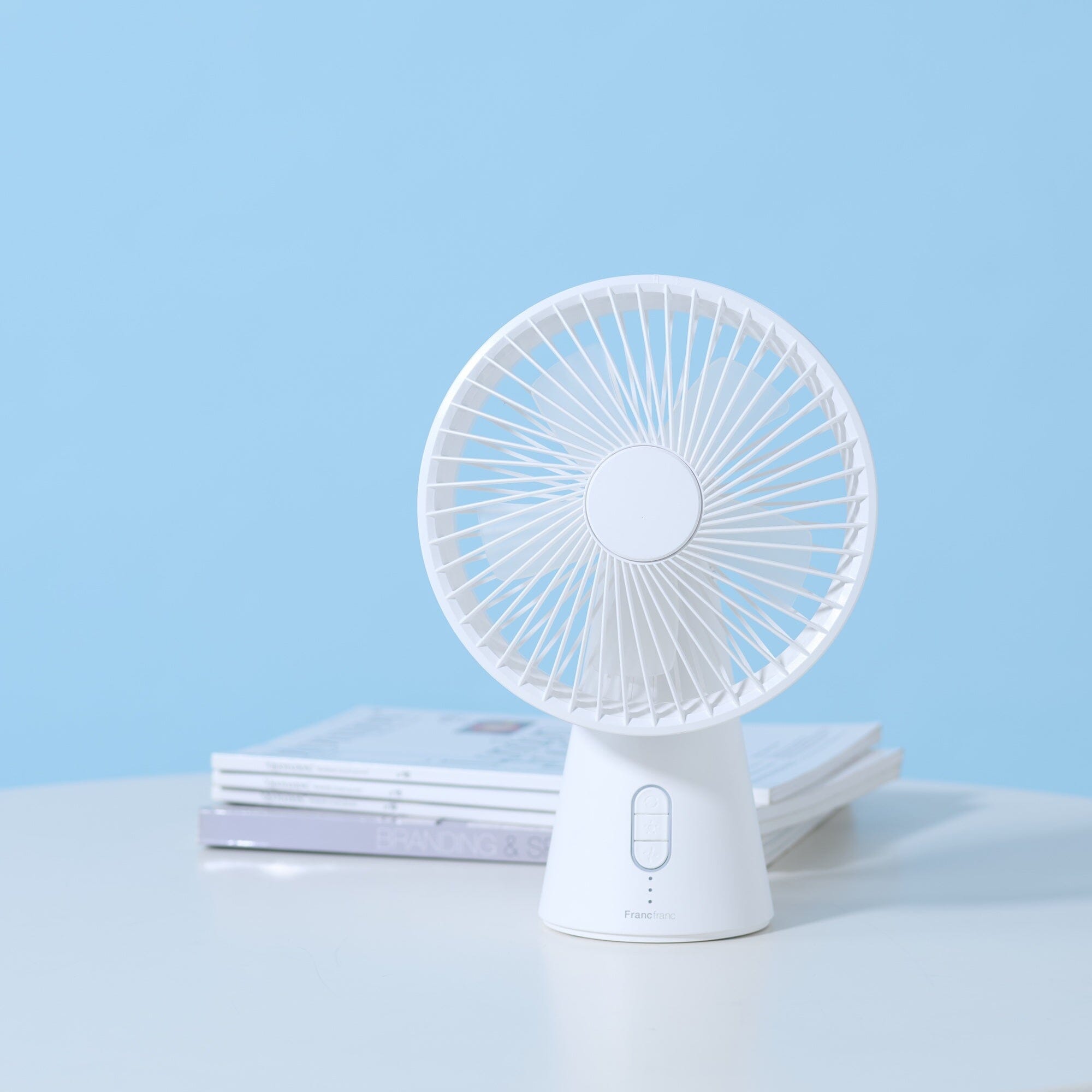Frais Aroma Desk Fan White