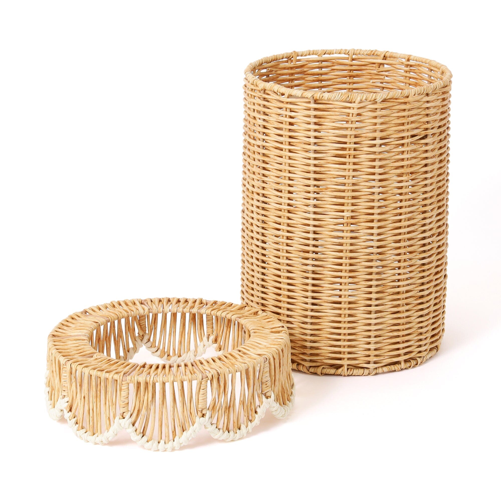 Scallop Trash Can Large White