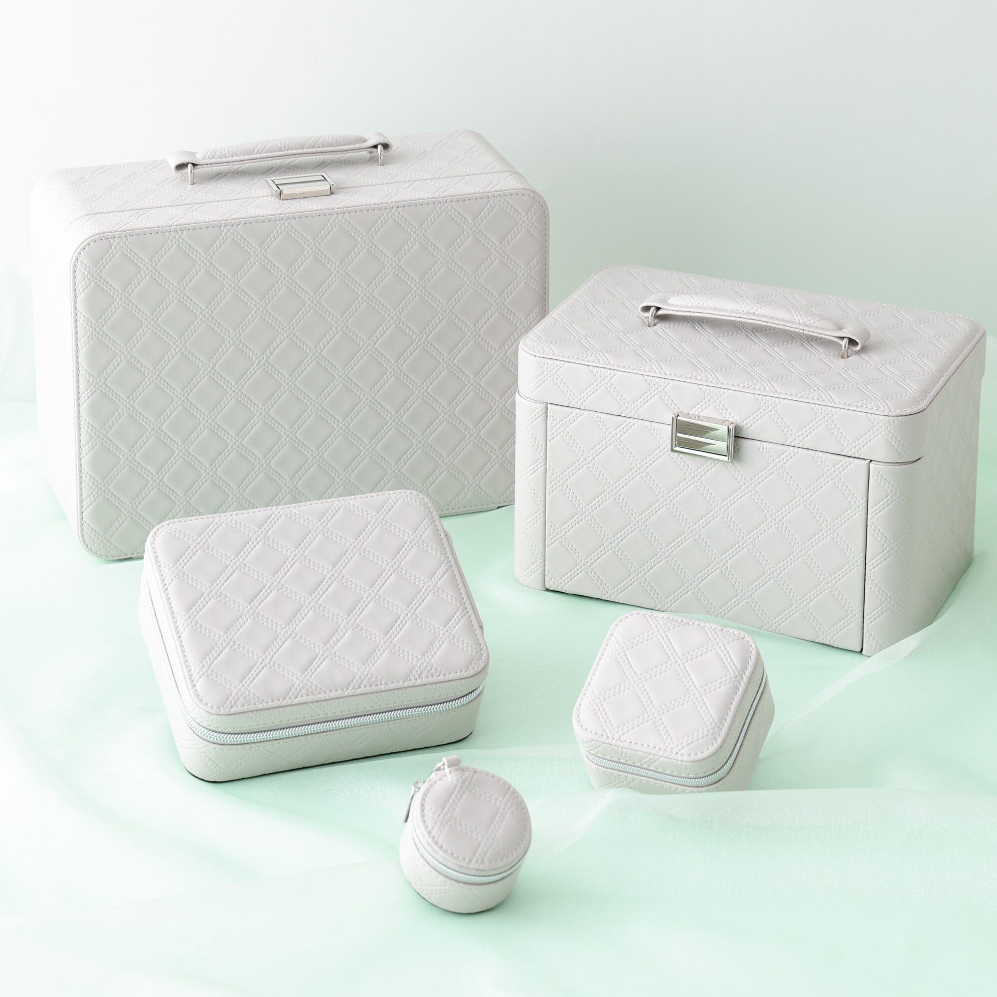 Quilt Mini Travel Jewelry Box Gray